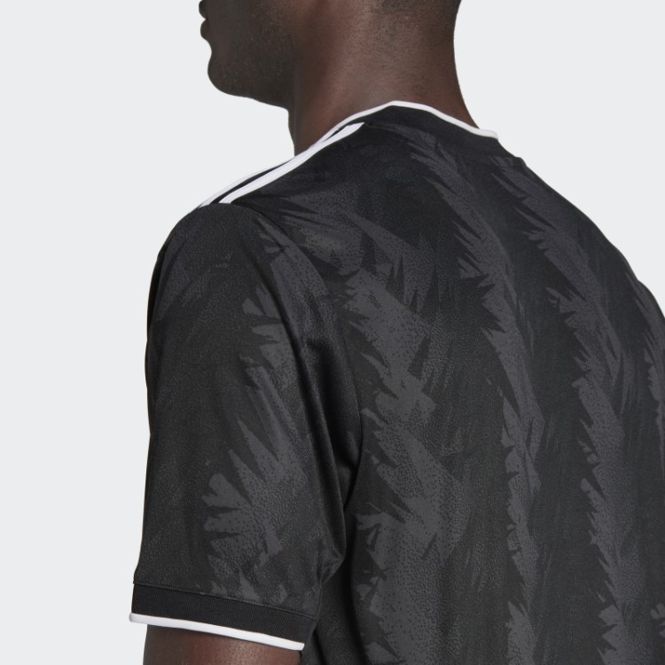 Camisa Preta Adidas Juventus 22/23 Away