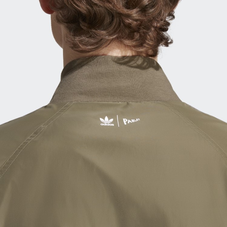 Top Verde Oliva Adicolor Parley Adidas