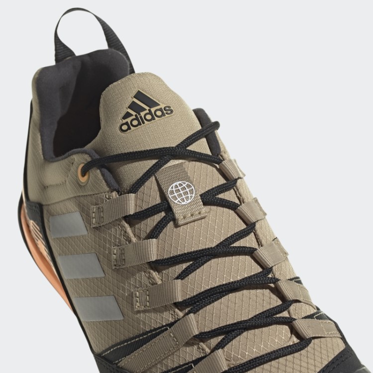 Tênis Adidas Beige Tone Terrex Swift Solo Abordagem