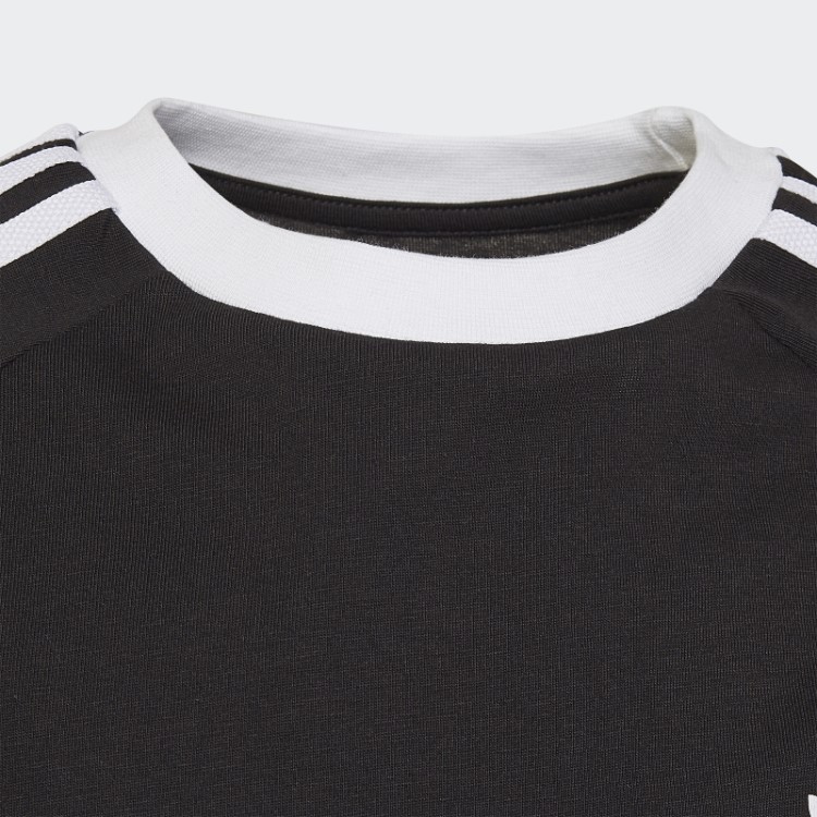 Camiseta Preta Adicolor Com As Três Listras Adidas