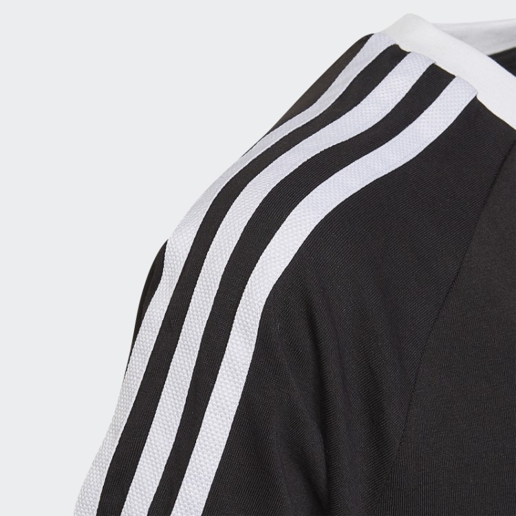 Camiseta Preta Adicolor Com As Três Listras Adidas