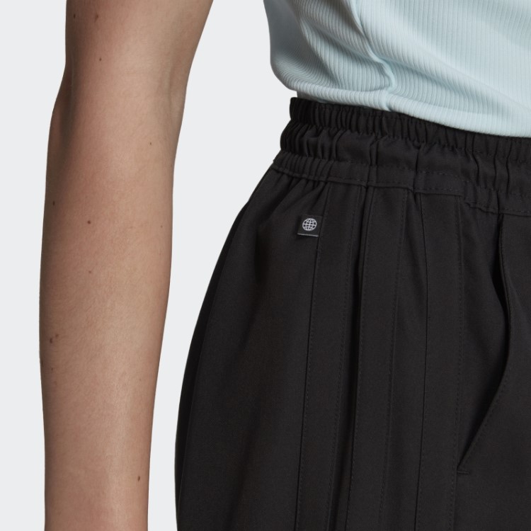 Shorts De Alfaiataria Adicolor Contemporaneo (gênero Neutro) Adidas Preto
