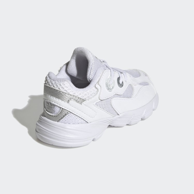 Sapatos Adidas Astir Prata