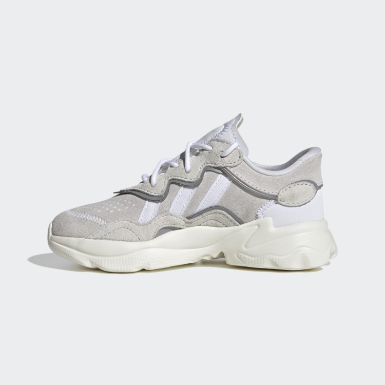 Elegantes Sapatos Brancos Adidas Ozweego