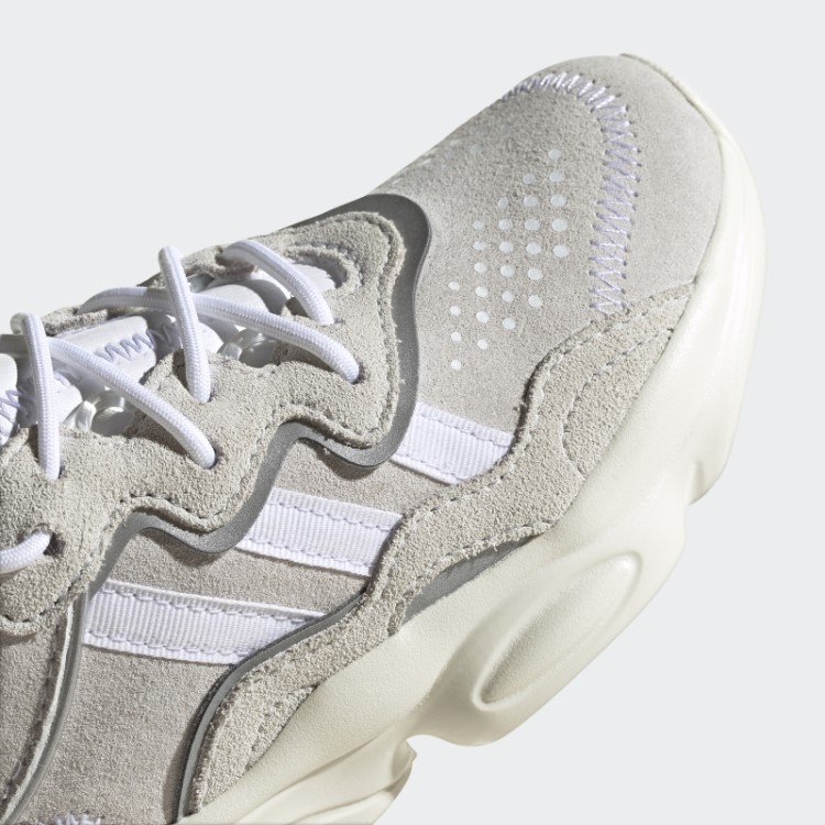 Elegantes Sapatos Brancos Adidas Ozweego