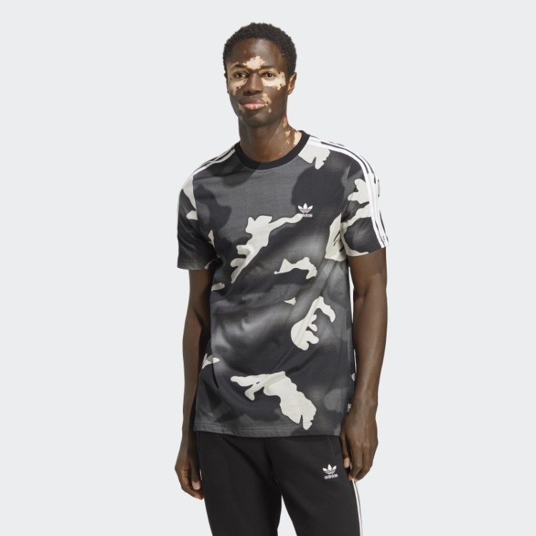 Camiseta Adidas Com Estampa Camuflada Em Preto E Branco