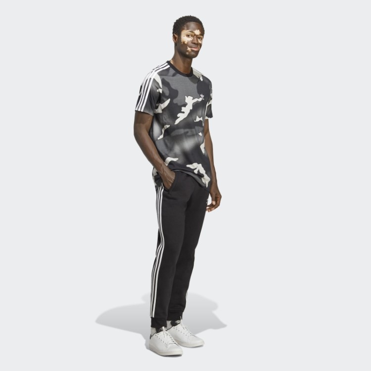 Camiseta Com Estampa Camuflada Preta Adidas