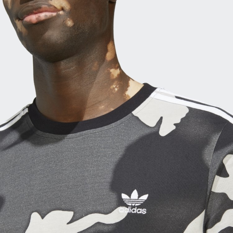 Camiseta Com Estampa Camuflada Preta Adidas
