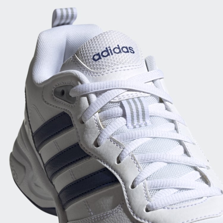 Sapato Branco Adidas Strutter