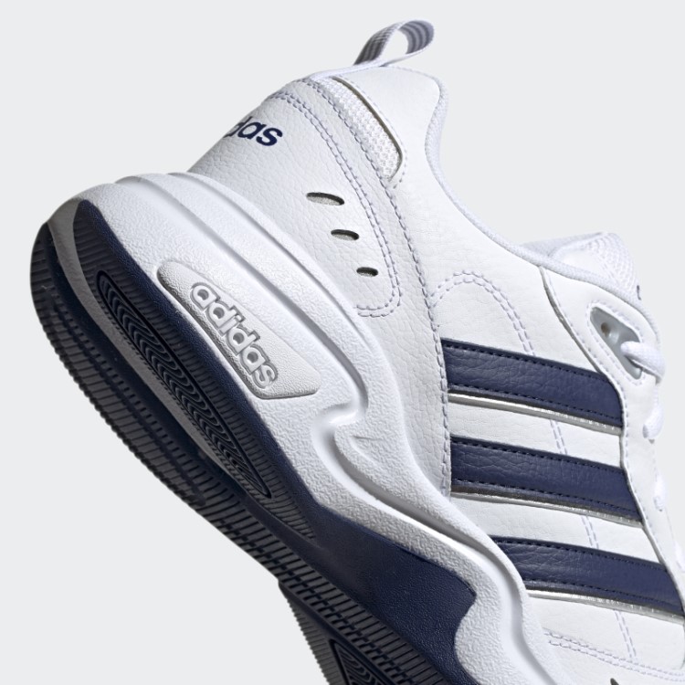 Sapato Branco Adidas Strutter
