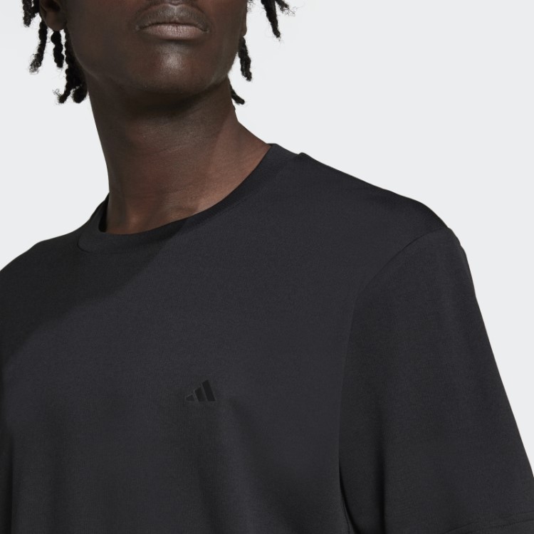 Camiseta De Treino Adidas Black Train Essentials Made To Be Remade