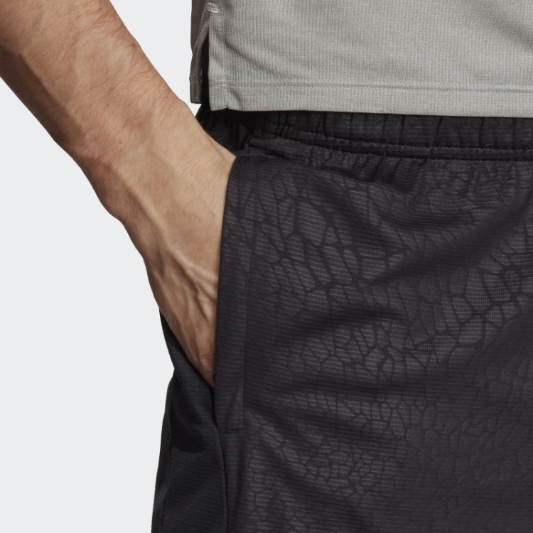 Shorts De Treino Com Estampa Pu Adidas Preto