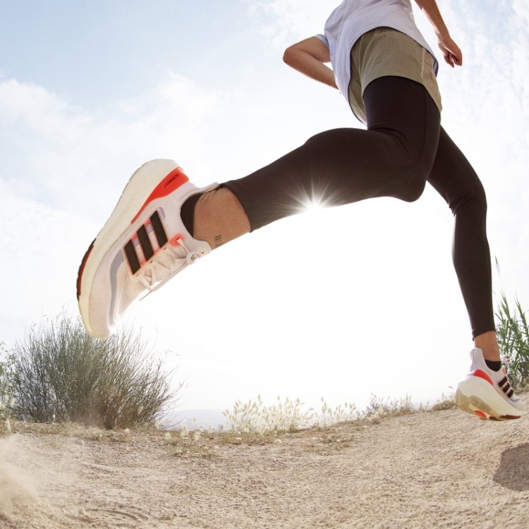 Sapatos Leves Ultraboost Pretos Da Adidas