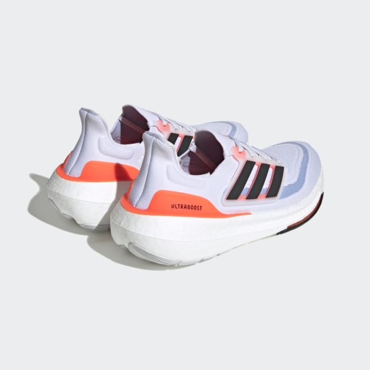 Sapatos Leves Ultraboost Pretos Da Adidas