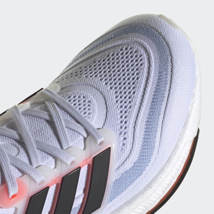 Sapatos Leves Ultraboost Pretos Da Adidas