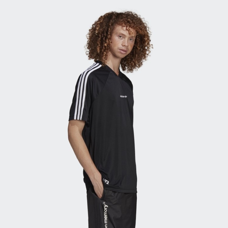Camiseta Adidas Black Graphics Common Memory