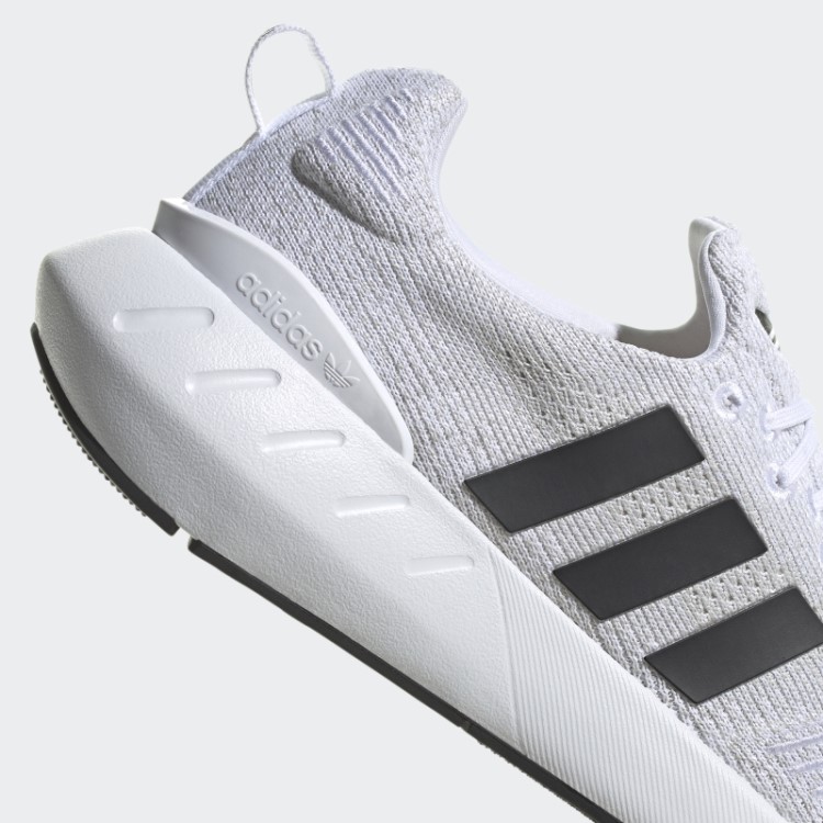 Tênis Swift Run 22 Branco Adidas