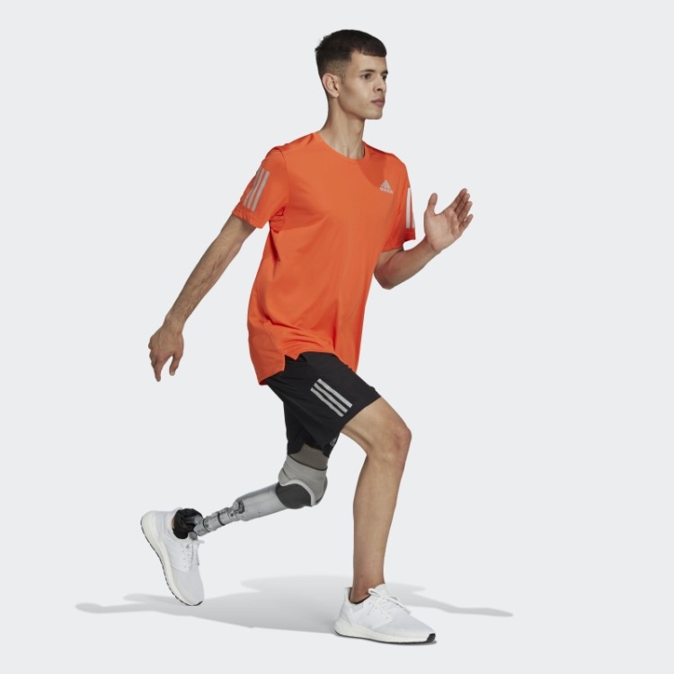 Possui A Camiseta Run Adidas Laranja