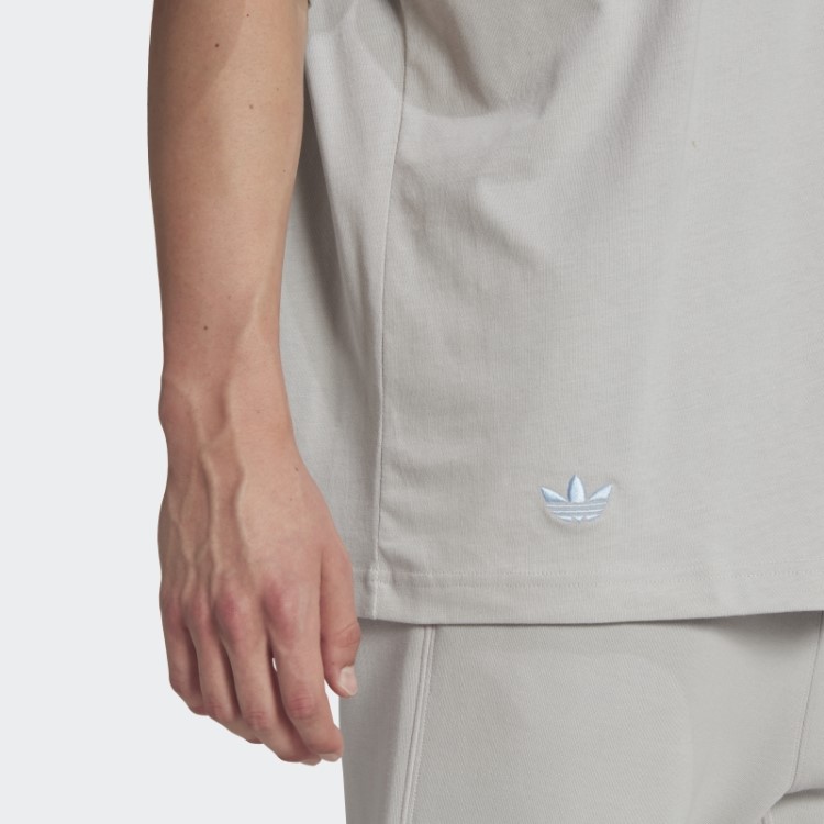 Camiseta Adidas Adicolor Neuclassics Cinza
