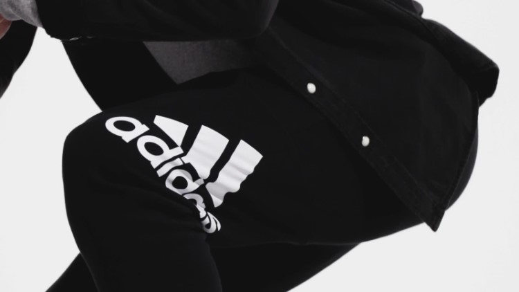 Calça Com Logo Afunilada French Terry Black Essentials Adidas