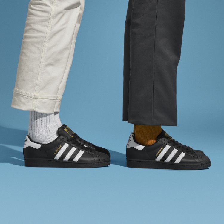 Elegantes Sapatos Brancos Adidas Superstar