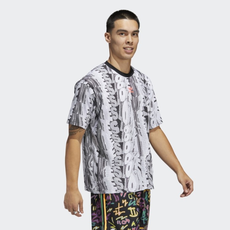 T-shirt Multicolorida Love Unites Com Estampa Doodle (gênero Neutro) Adidas