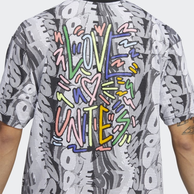 T-shirt Multicolorida Love Unites Com Estampa Doodle (gênero Neutro) Adidas