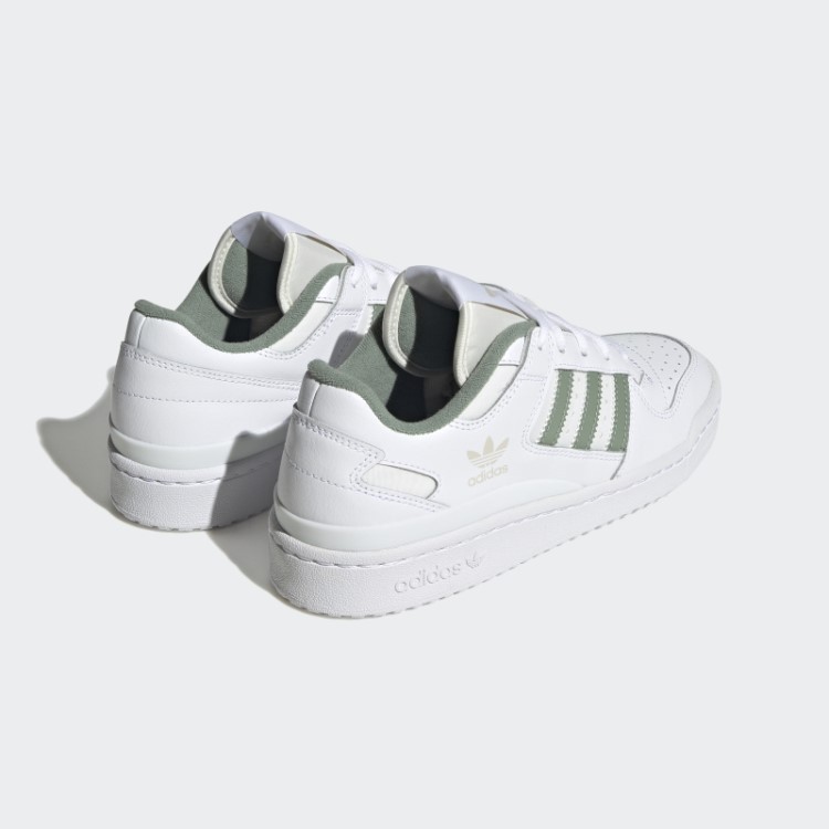 Elegantes Sapatos Brancos Adidas Forum Baixos Clássicos