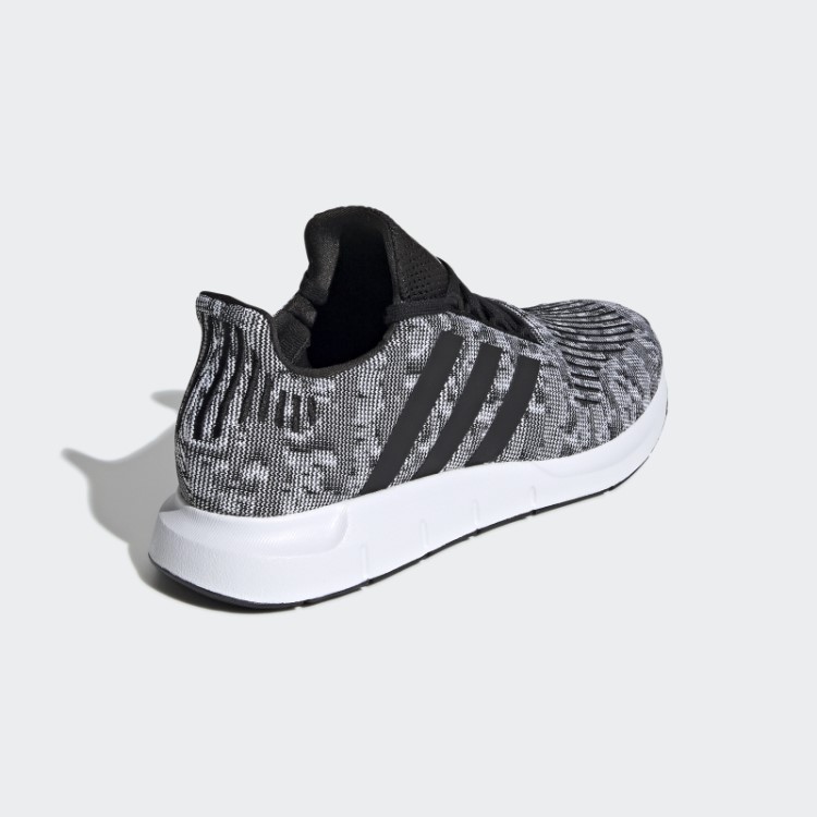 Tênis De Corrida Adidas Swift Preto
