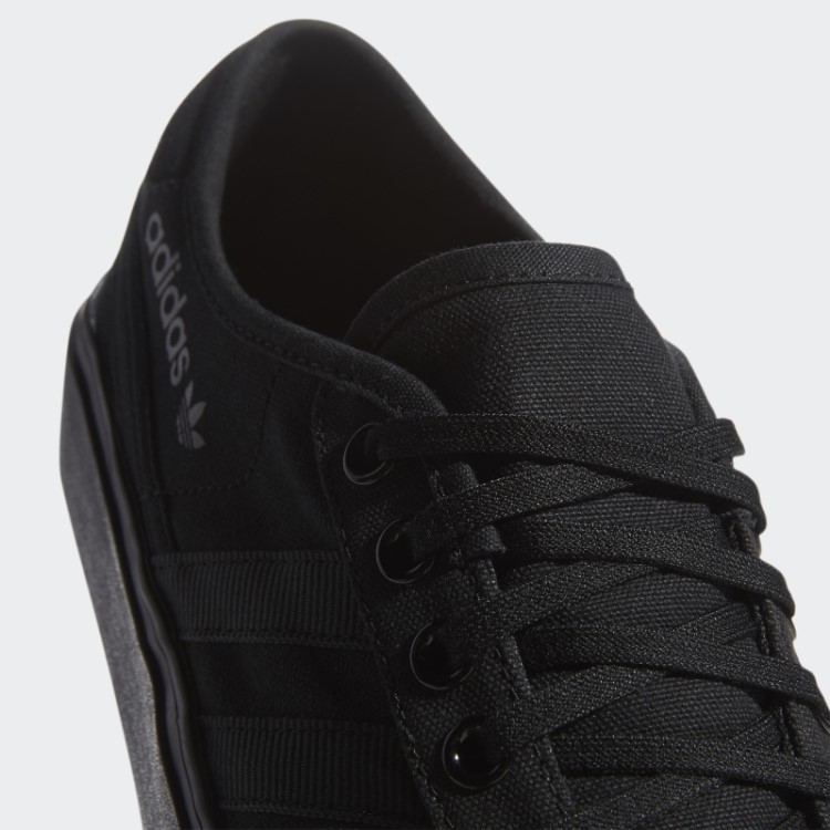 Sapatos Pretos Adidas Delpala
