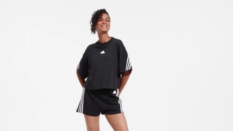 Camiseta Preta Future Icons Com As Três Listras Adidas
