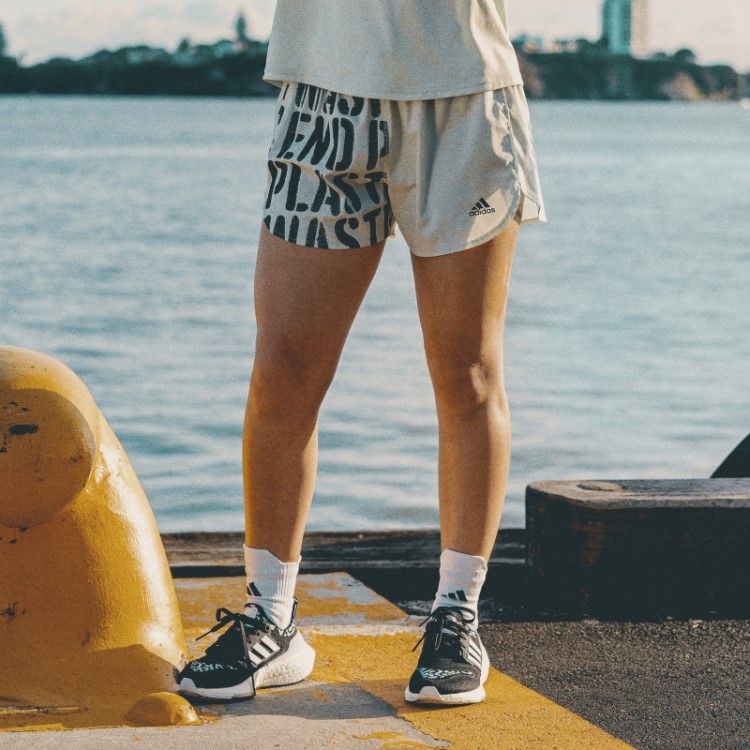 Bermuda Estilosa Adidas Run Fast Running Com Cueca Interna Verde