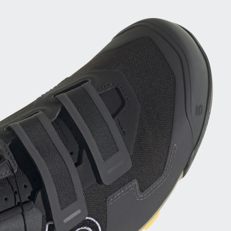Tênis Preto Cinco Dez Kestrel Boa Adidas