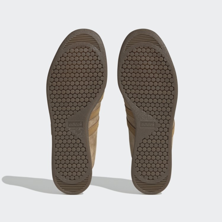 Sapatos De Tabaco Pantone Adidas