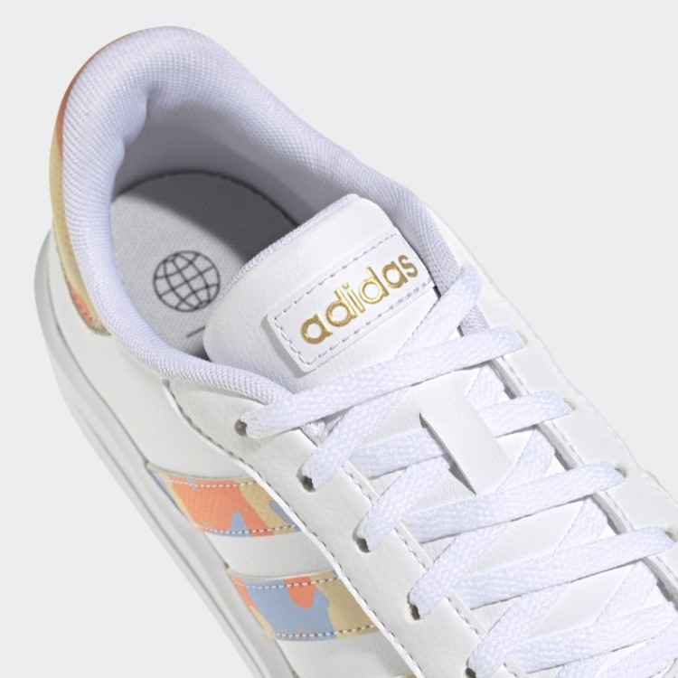 Sapatos De Plataforma De Quadra Adidas Brancos