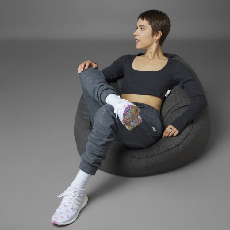 Calça Jogger Dia Dos Namorados Cinza Escuro Heather Da Adidas