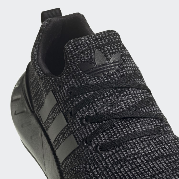 Tênis Branco Fashion Adidas Swift Run 22