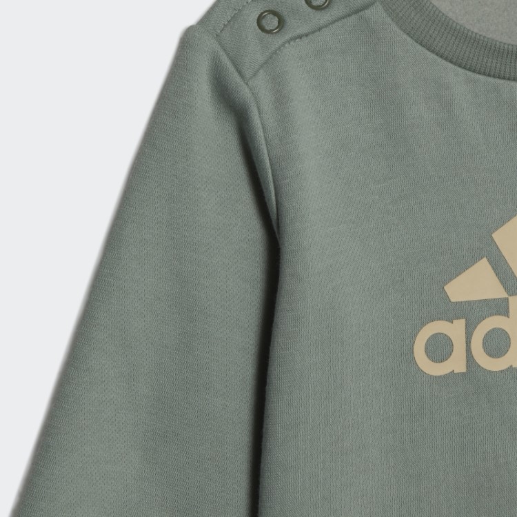 Distintivo Verde Prateado Do Conjunto Sport Jogger Adidas