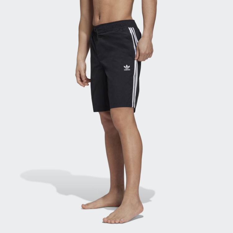 Bermuda Adicolor Preta Com As Três Listras Da Adidas