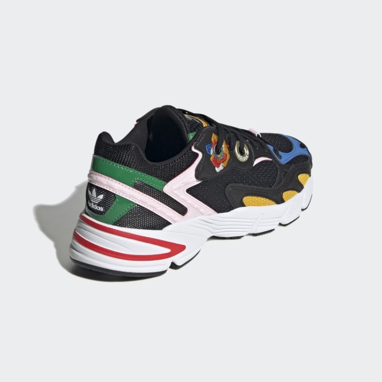 Sapatos Ricos Mnisi Astir Adidas Preto