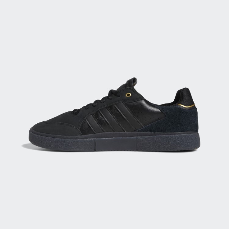 Sapato Baixo Adidas Preto Tyshawn