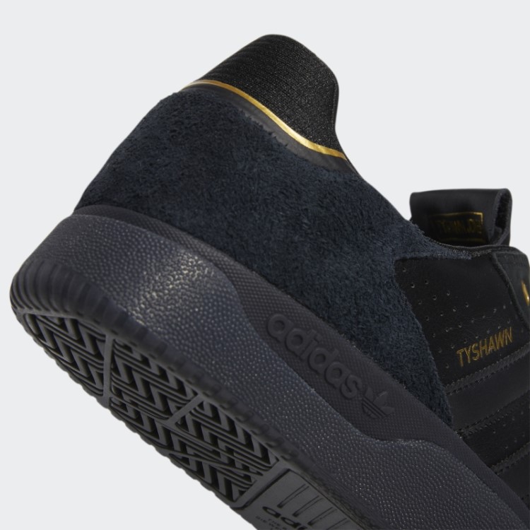 Sapato Baixo Adidas Preto Tyshawn