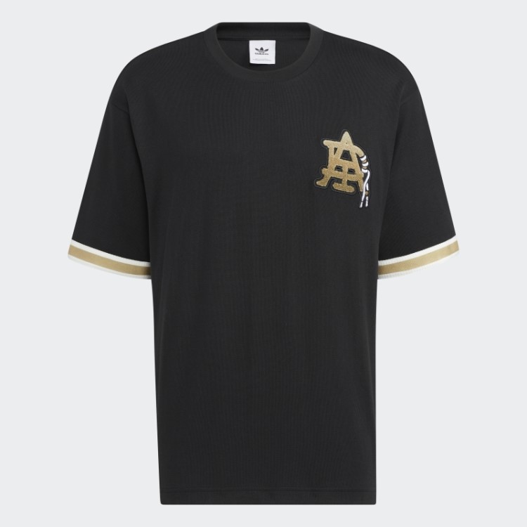 Camiseta Com Distintivo Colegial Moderno Adidas Preta