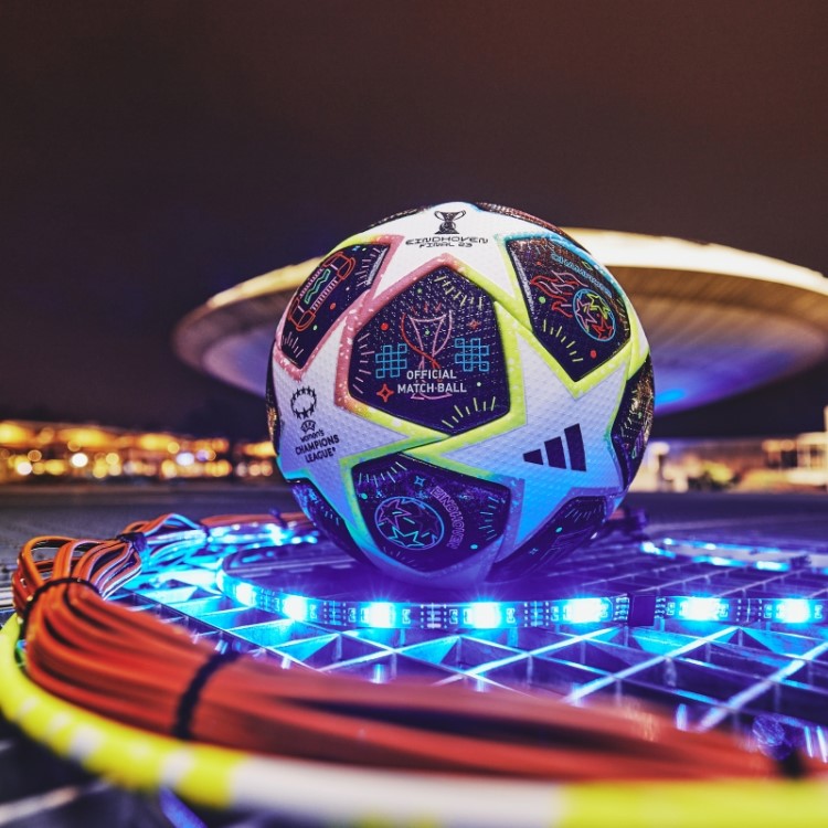 Bola Branca Uwcl Pro Eindhoven Adidas