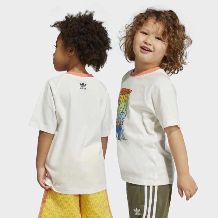 Camiseta Branca Com Estampa Gráfica Adidas