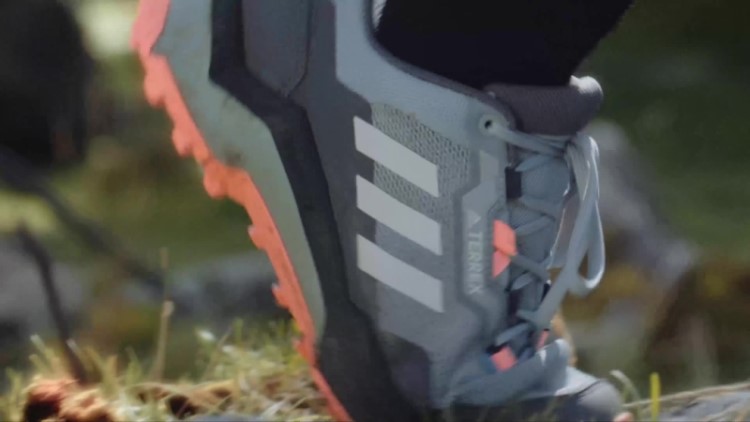 Tênis De Caminhada Cinza Adidas Terrex Ax4
