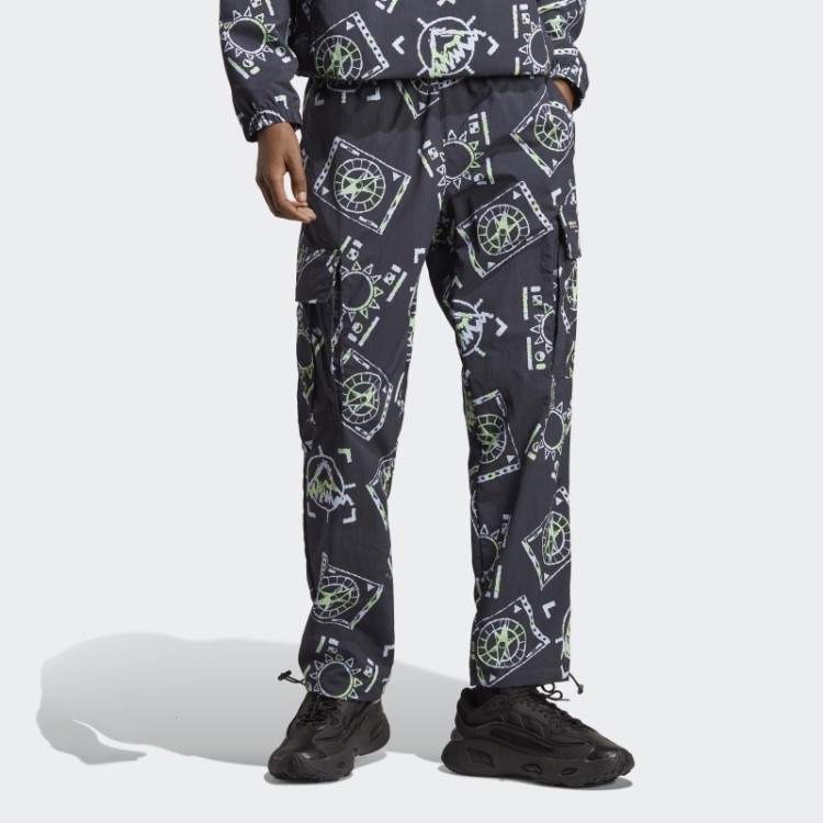 Calça Cargo Com Estampa Allover Adidas Adventure (neutro Gênero) Fashion Multicolor