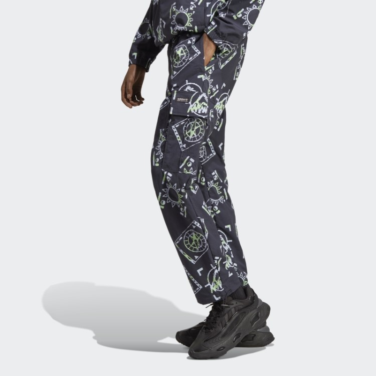 Calça Cargo Com Estampa Allover Adidas Adventure (neutro Gênero) Fashion Multicolor