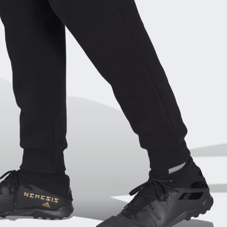 Calça Esportiva Preta Manchester United Essentials Trefoil Adidas