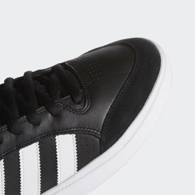 Sapato Baixo Tyshawn Preto Adidas
